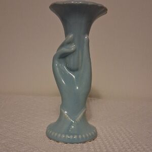 🌷 Vintage Shawnee Pottery Blue Tulip Hand Vase – USA, 1940s